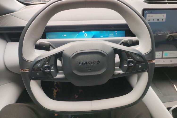 Used Lynk & Co Z10 2025 71 kWh 602 km Range Rear-Wheel Drive Pro
