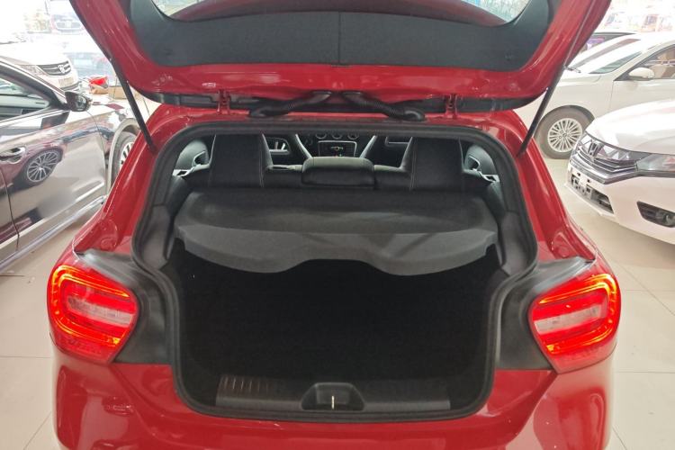 Used Mercedes-Benz A-Class 2013 A 200 Urban Edition Trunk
