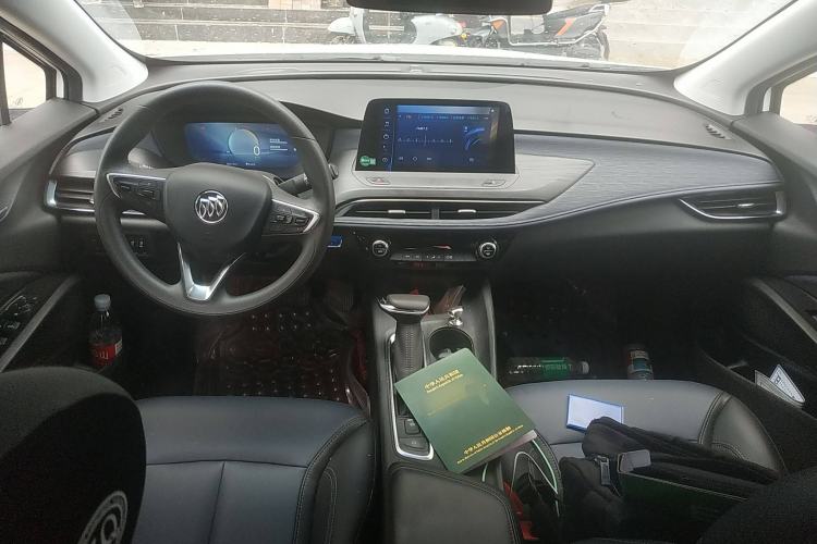 Used Buick Velite 6 2023 Revised Version 430 km Range – Commuter Edition Center Console