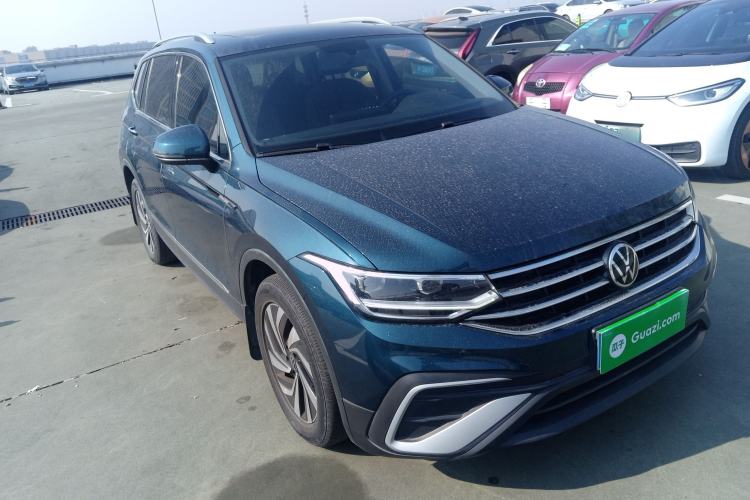 Used Volkswagen Tiguan L 2023 330TSI Automatic Two-Wheel Drive Smart Edition
