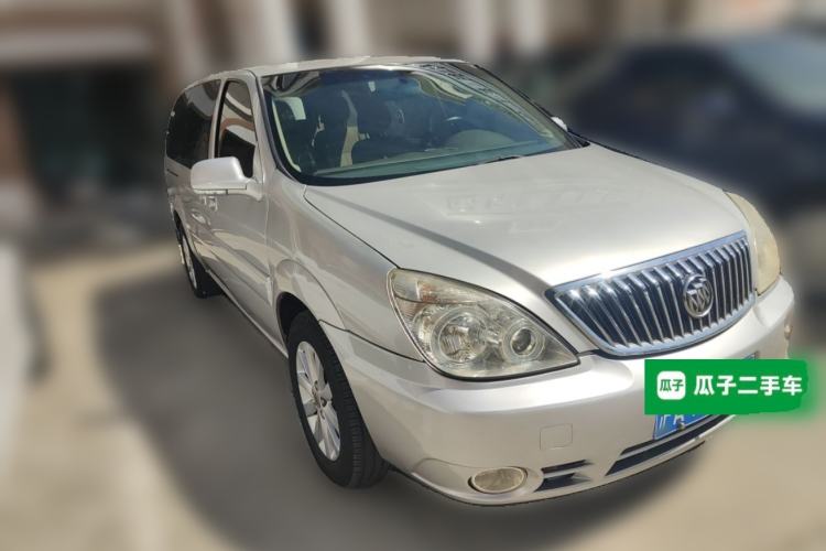 Used Buick GL8 2014 2.4L Classic Edition Front Right 45 Deg