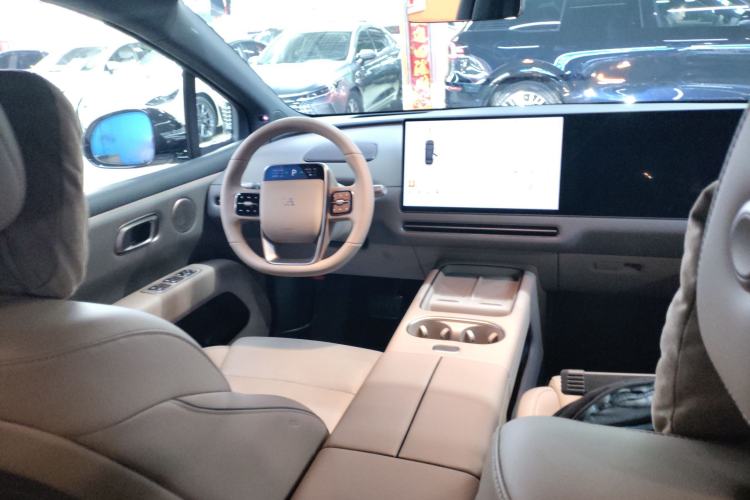 Used Li Auto i6 2025 Model Two-Wheel-Drive Standard Type
