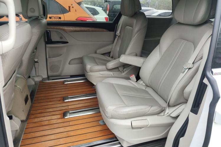 Used Buick GL8 2017 ES 28T Comfort Model China V Standard
