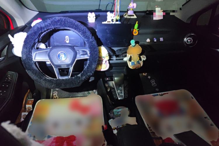 Used BYD Yuan New Energy 2019 EV535 Smart Connect Trendsetting Model Center Console