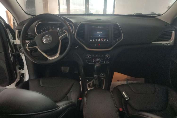 Used Jeep Cherokee 2016 2.4L Leading Smart Version