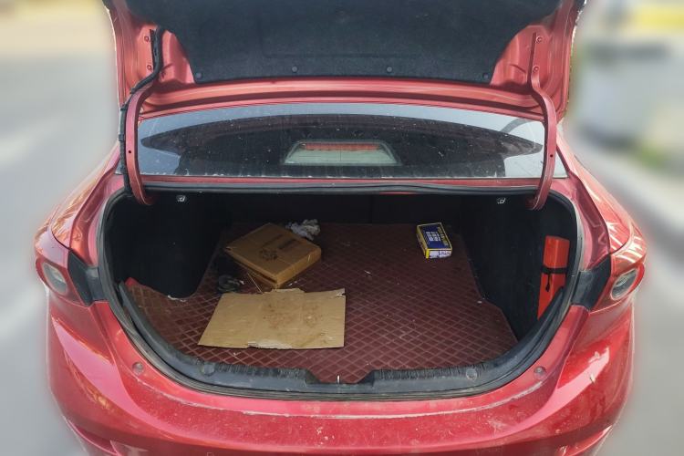 Used Mazda 3 Axela 2016 Sedan 1.5L Automatic Luxury Model