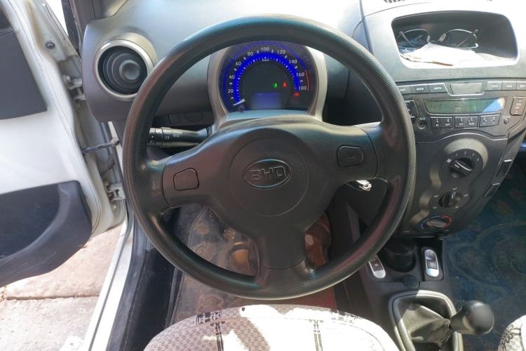 Used BYD F0 2010 Shangkui Patriotic Edition 1.0L XuanKu Model Steering Wheel