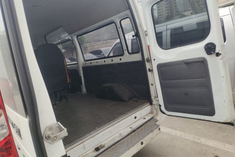 Used Ford Transit Custom 2016 2.4T Long-Wheelbase 6-Seater Mid-Roof Multi-Purpose Vehicle Trunk