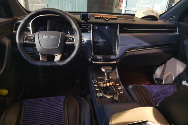 Used CHANGAN OSHAN COS1 2018 1.5T Automatic Smart 7-Seater Center Console