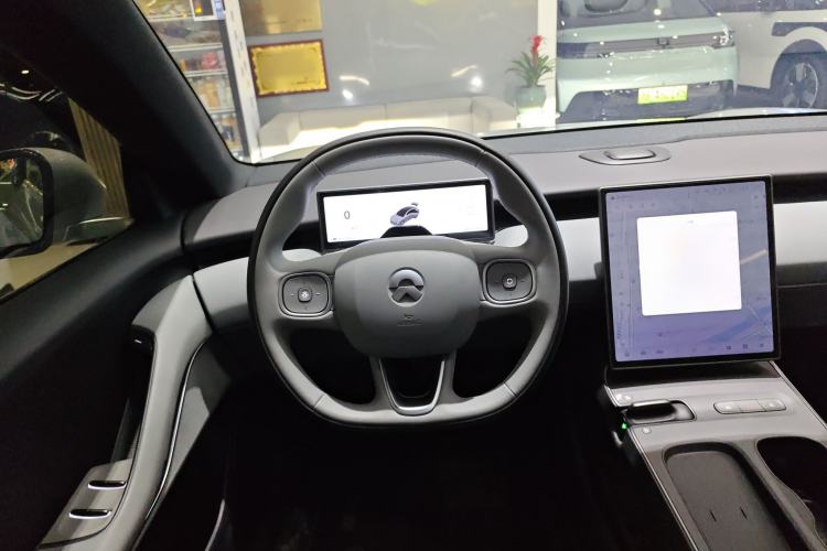 Used Nio ET5 2024 75 kWh Steering Wheel