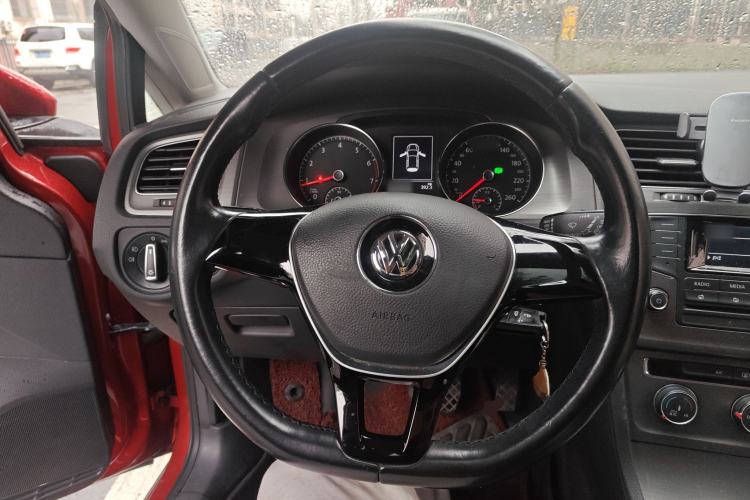 Used Volkswagen Golf 2015 1.4TSI Automatic Comfort Model
