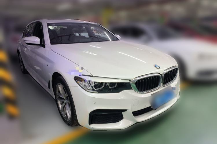 Used BMW 5 Series 2019 525Li M Sport Package Front Right 45 Deg