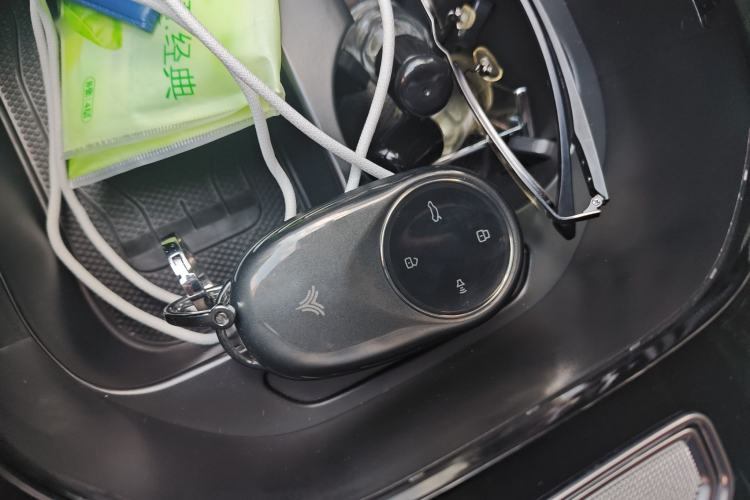 Used NETA S 2022 Pure Electric 715 km Range Rear-Wheel Drive Mid-Range Version Interior 1