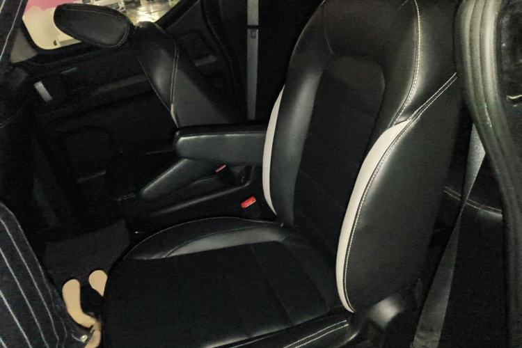 Used Wuling Zhengcheng 2021 1.5T Manual Luxury Version Left Rear Seat