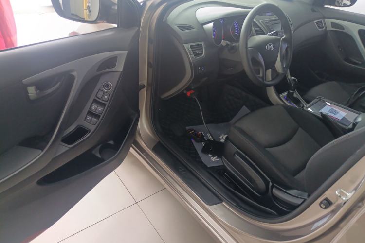 Used Hyundai Elantra (5th Generation / Langdong) 2016 1.6L Automatic Smart Version