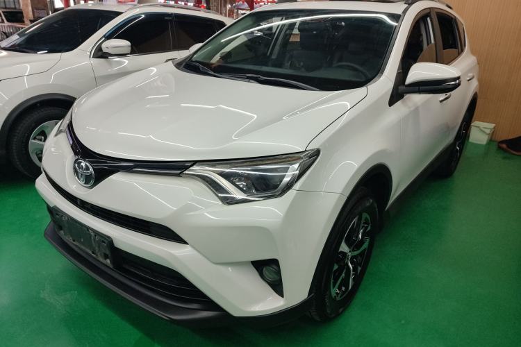 Used Toyota RAV4 2019 2.0L CVT Two-Wheel Drive Comfort Edition China VI Standard