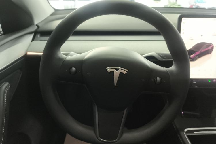 Used Tesla Model Y 2024 Long-Range All-Wheel-Drive Version
