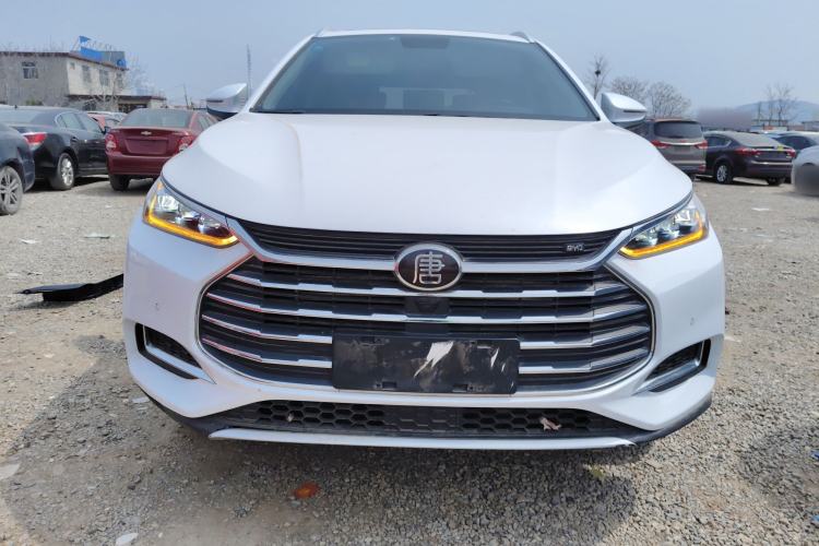 Used BYD Tang 2018 2.0T Automatic SmartConnect Luxury Edition 5 Seats China V Standard