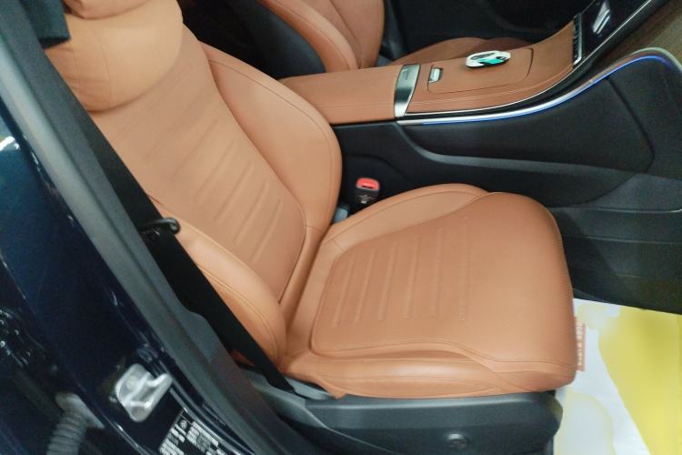 Used Mercedes-Benz GLC 2024 GLC 300 L 4MATIC Dynamic Edition 5-seater Right Front Seat