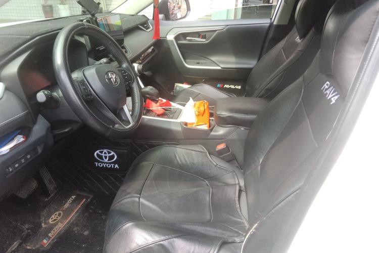 Used Toyota RAV4 2023 Dual-Engine 2.5L E-CVT Two-Wheel Drive Elite Plus Edition Left Front Seat