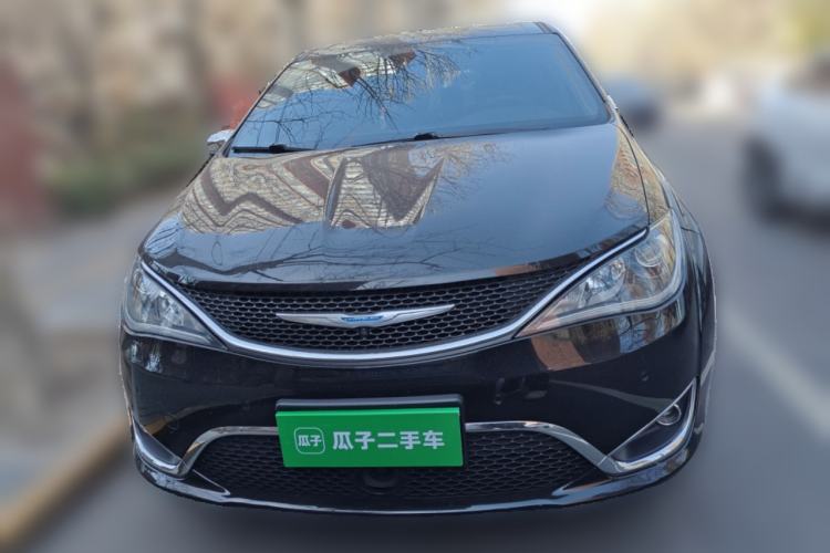 Used Chrysler Grand Voyager 2017 3.6L Premium Edition