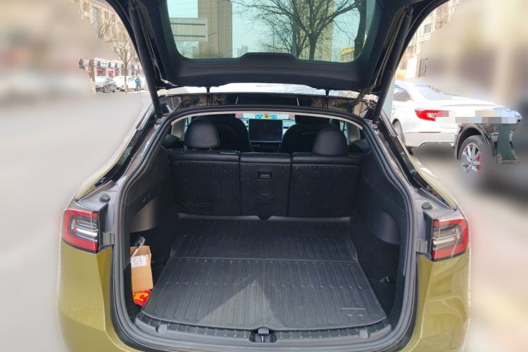 Used Tesla Model Y 2023 Rear-Wheel-Drive Version
