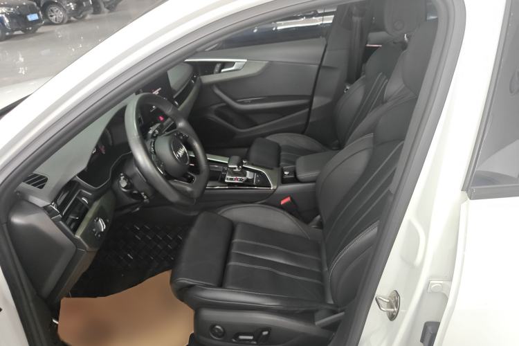 Used Audi A4L 2023 40 TFSI Luxury Dynamic Model
