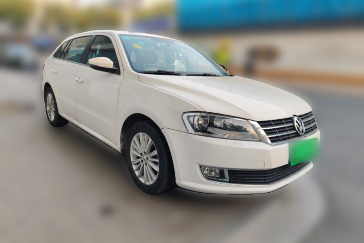 Used Volkswagen Gran Lavida 2014 1.6L Automatic Sport Edition Front Right 45 Deg