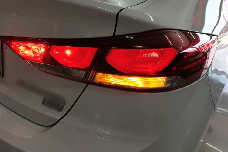 Used Hyundai Elantra (6th Generation / Lingdong) 2016 1.6L Automatic ZhiXuan – Elite Version Right Rear Taillight