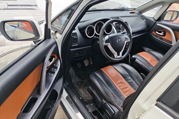 Used CHANGAN CX20 2014 1.4L Manual Sunroof Navigation Version – China IV Standard Driver Seat