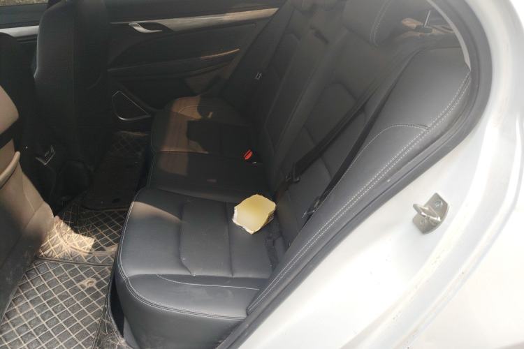 Used Geely Auto Emgrand 2019 Leading Edition 1.5L Manual Luxury Model China VI Standard
