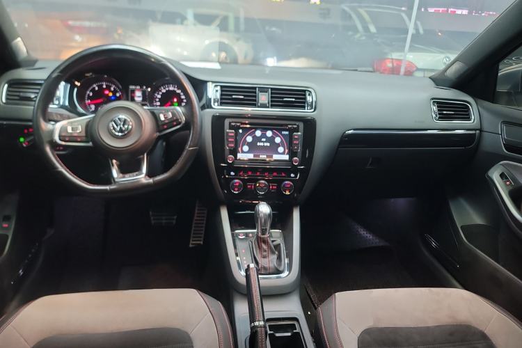 Used Volkswagen Sagitar 2016 2.0 TSI GLI Interior 2