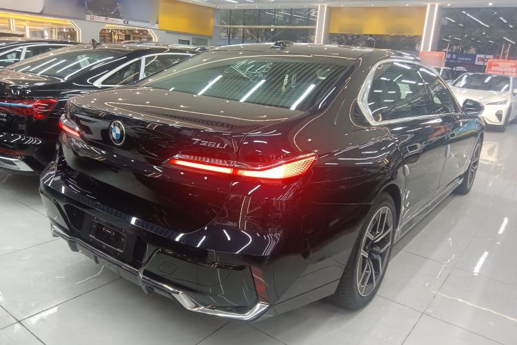 Used BMW 7 Series 2023 735Li M Sport Package
