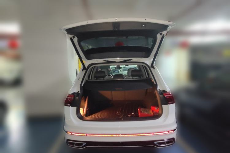 Used Volkswagen Tiguan L 2023 Restyled 330TSI Automatic Two-Wheel Drive R-Line Flagship Edition Trunk