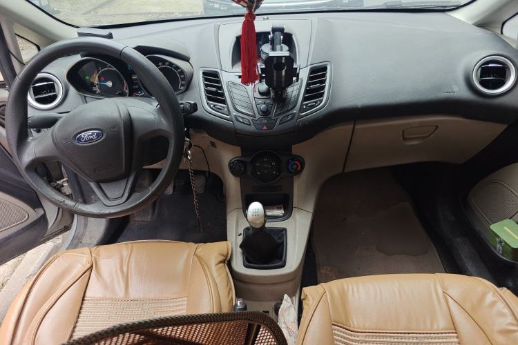 Used Ford Fiesta 2013 Sedan 1.5L Manual Fashion Edition
