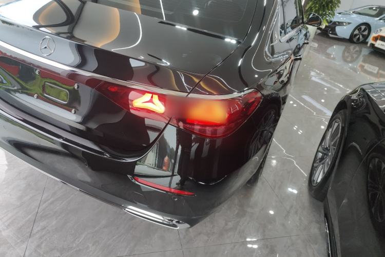 Used Mercedes-Benz E-Class 2025 Facelift E 300 L Luxury Edition Exterior 3