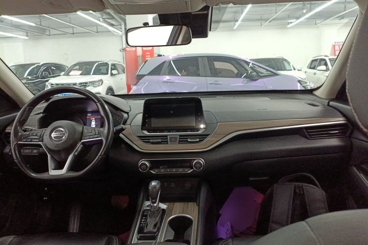 Used Nissan Teana 2021 2.0L XL Comfort Edition Center Console