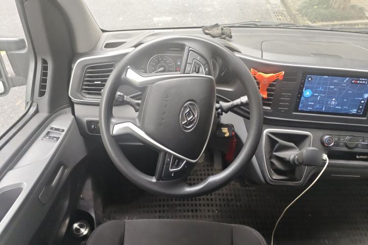 Used SAIC MAXUS Xintu V80 2025 Value Edition Aoyuntong 2.0T Manual Long Wheelbase Mid-Height Design 127 Ps 6/7/9-Seater
