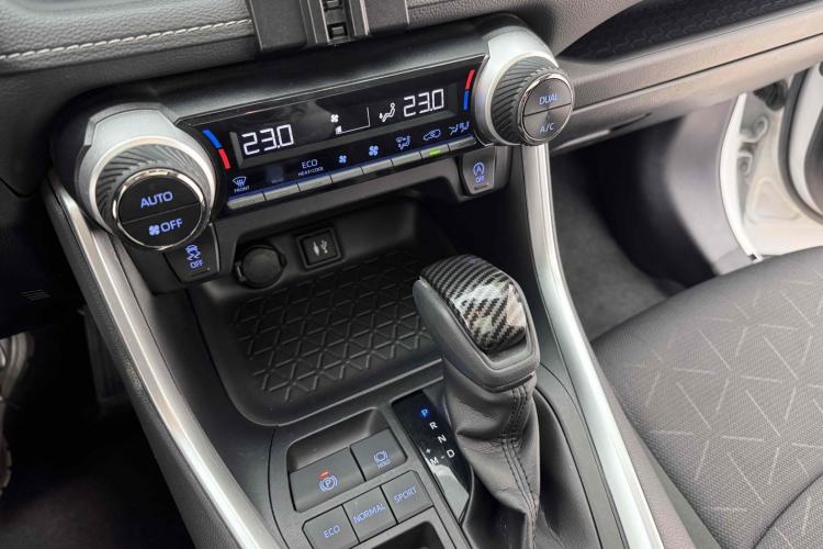 Used Toyota RAV4 2021 2.0L CVT Two-Wheel Drive Fashion Edition
