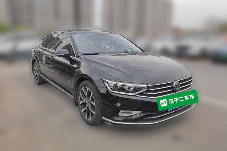 Used Volkswagen Magotan 2020 330TSI DSG Leading Model Front Right 45 Deg