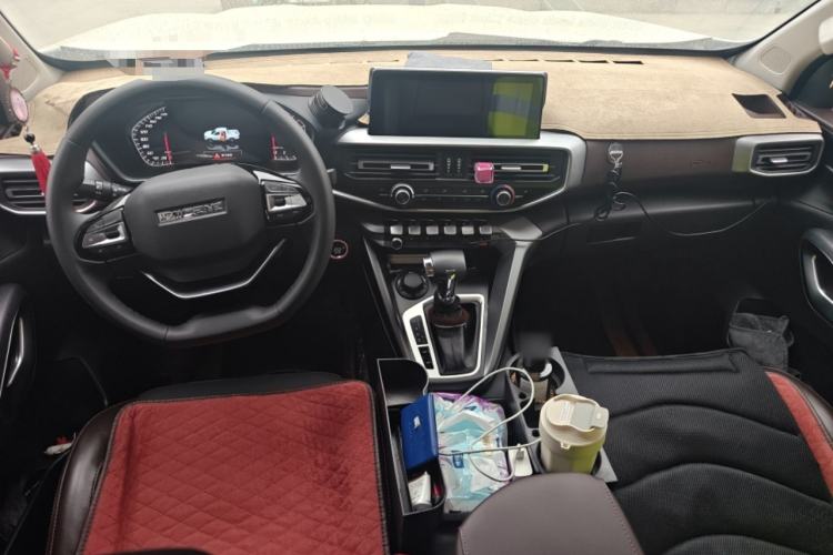 Used CHANGAN KAICHENG F70 2022 2.4T Gasoline Automatic 4x4 Executive Version Standard Wheelbase 4K22D4T Center Console