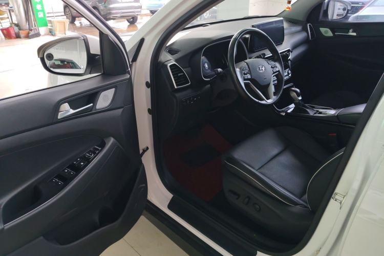 Used Hyundai Tucson 2019 280TGDi Dual-Clutch Two-Wheel Drive Fashion Edition China VI Standard
