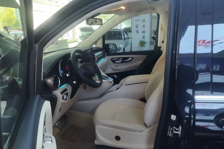 Used Mercedes-Benz V-Class 2021 V 260 Prestige Edition Left Front Seat