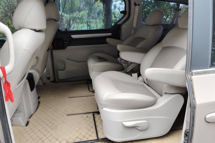 Used SAIC MAXUS G10 2016 2.0T Automatic Elite Edition
