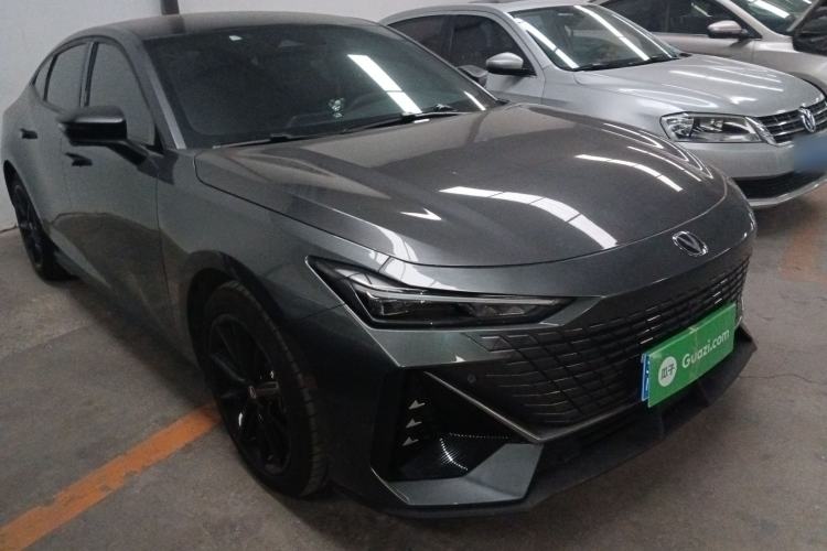 Used Changan UNI-V 2023 1.5T Prestige Model