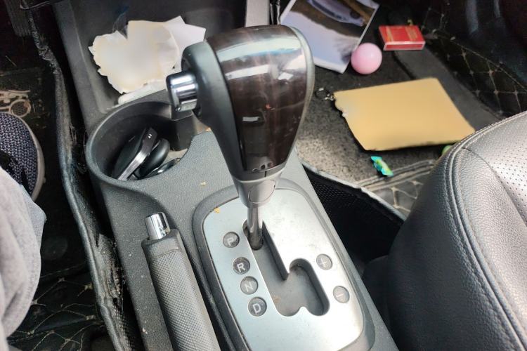 Used Kia Sportage 2013 2.0L Automatic Two-Wheel Drive GLS Trim Gear Lever