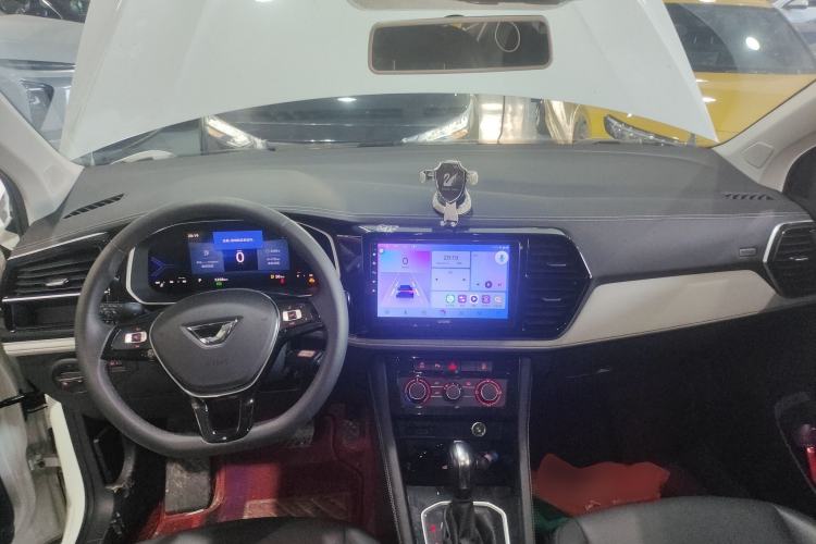 Used Jetta VS7 2024 280TSI Automatic Pioneer Edition Center Console