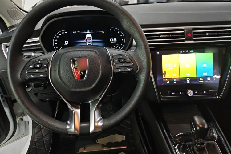 Used Roewe i5 2020 1.5L Automatic 4G Connect Luxury Flagship Edition
