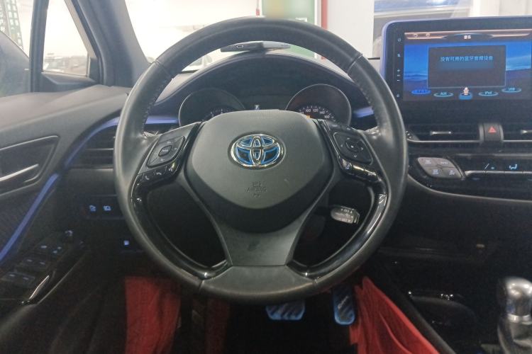 Used Toyota C-HR 2018 2.0L Luxury Sunroof Version China V Emission Standard Steering Wheel