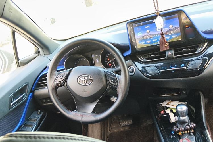 Used Toyota IZOA 2018 2.0L Yichi Version China VI Standard